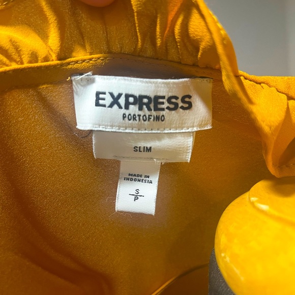 Express Blouse in Mustard Yellow - Picture 2 of 2